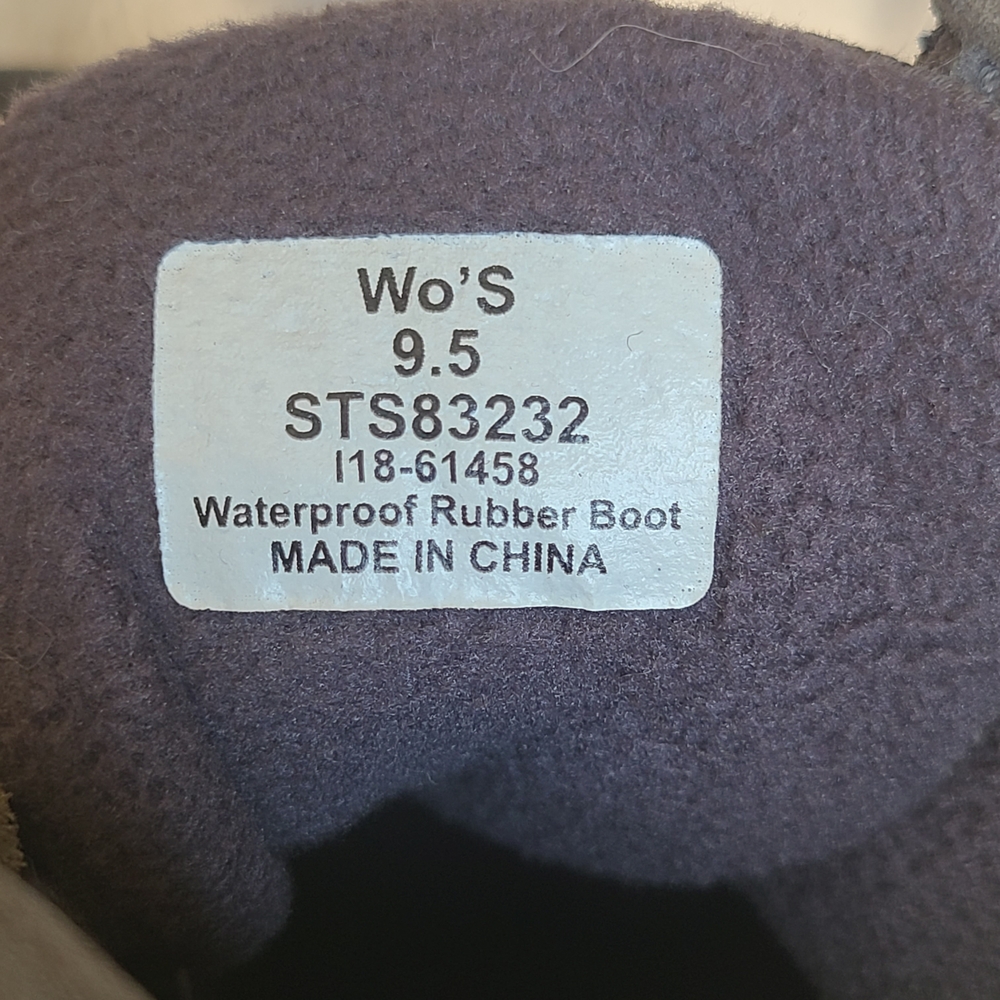 Sperry Duck Boots with Blue Soles - Picture 3 of 4